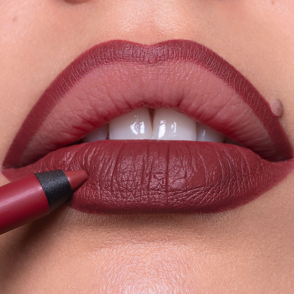 NABLA Close-Up Lip Shaper