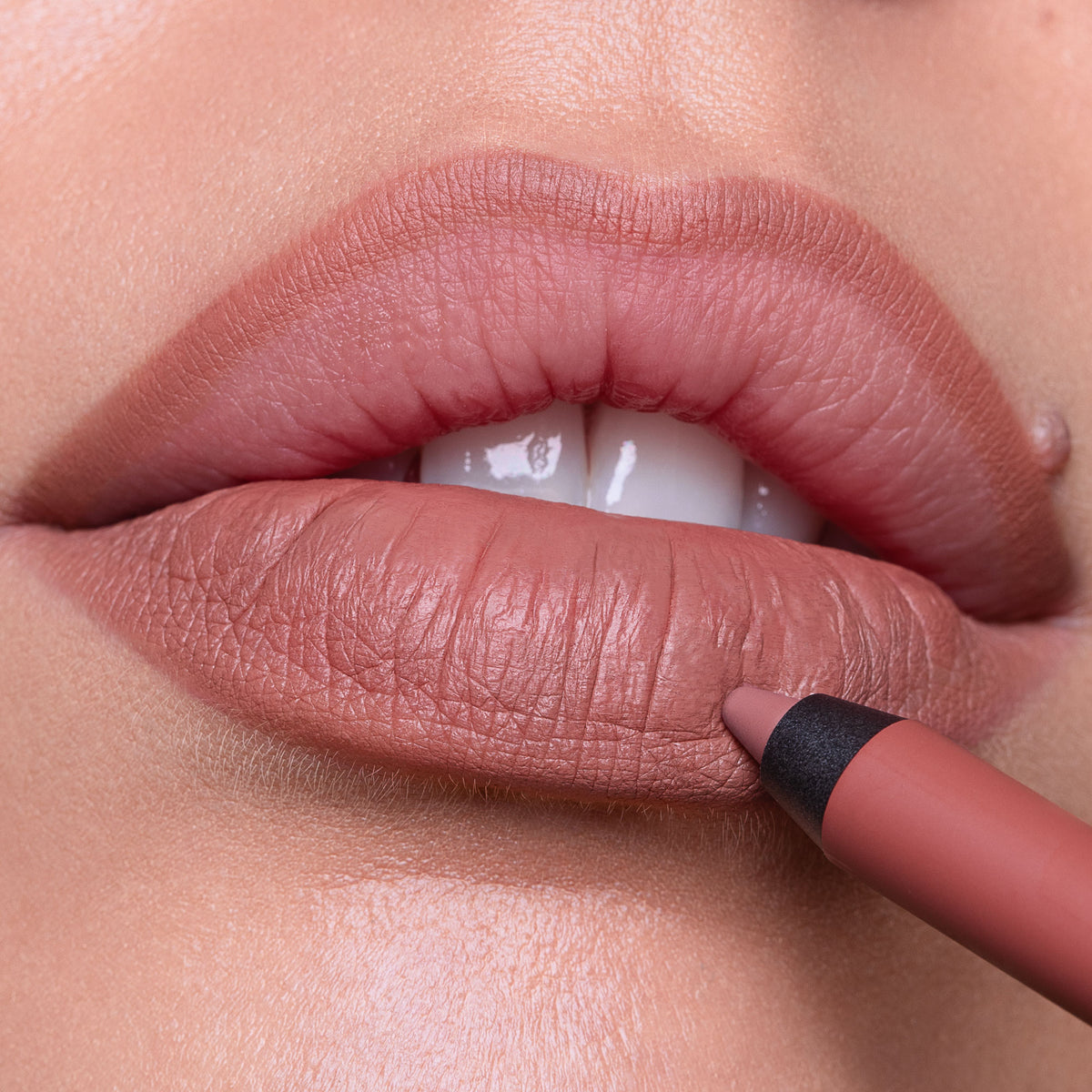 NABLA Close-Up Lip Shaper