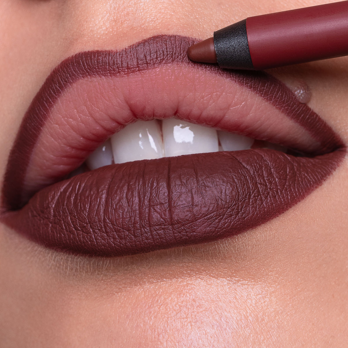 NABLA Close-Up Lip Shaper