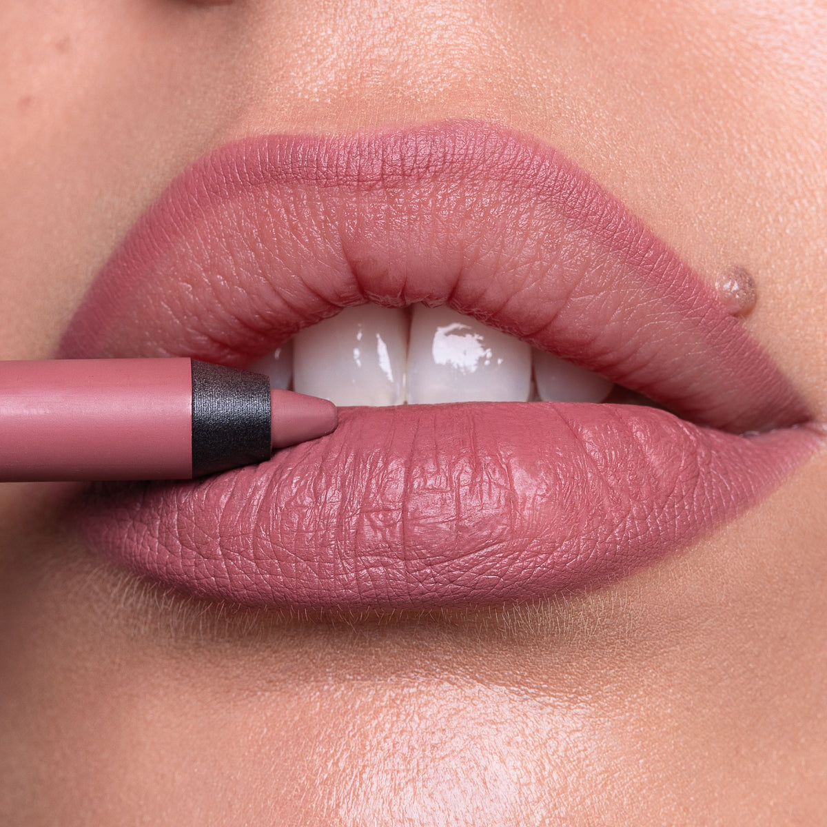 NABLA Close-Up Lip Shaper